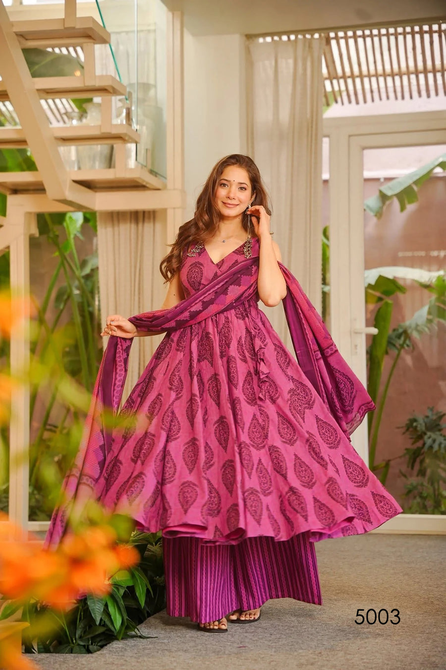 VELRA Noir Muslin Printed 3-Piece Kurta Set with Dupatta – Elegant Designer Wear