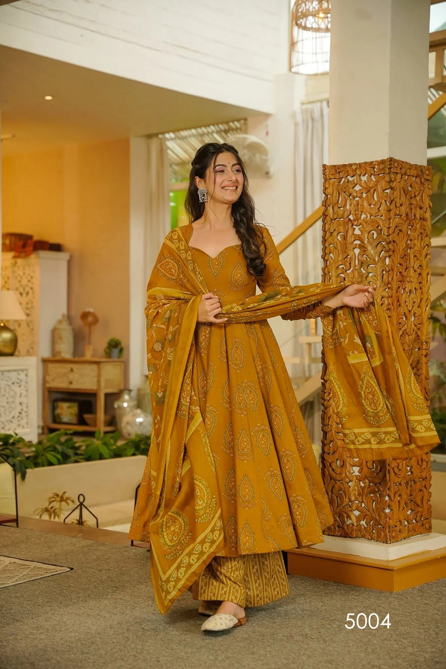 VELRA Noir Muslin Printed 3-Piece Kurta Set with Dupatta – Elegant Designer Wear